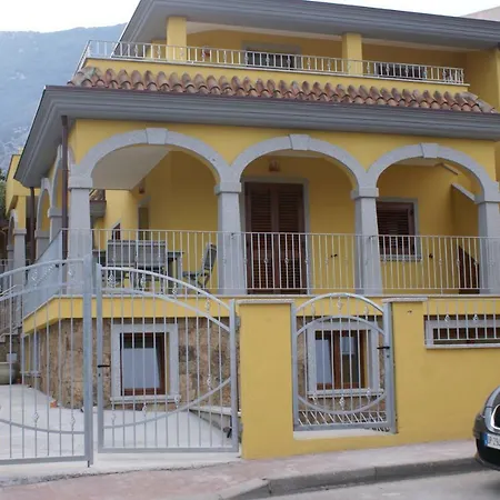 Σπίτι διακοπών Casa Mariolu 2 Piano Mansarda *